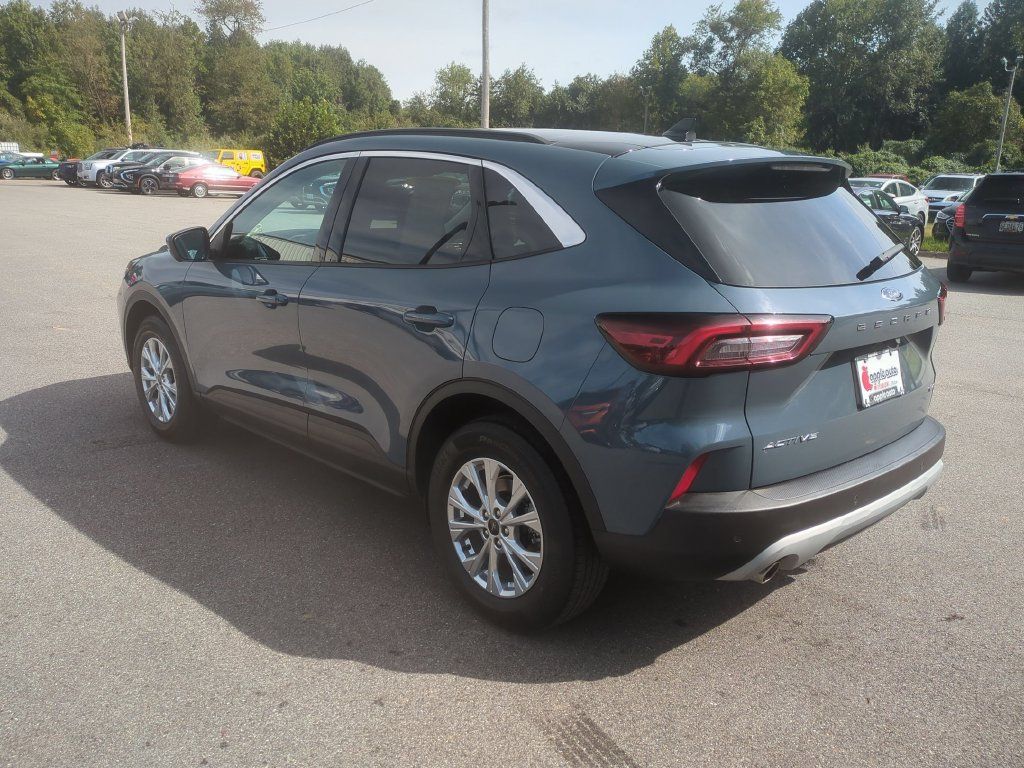 Used 2023 Ford Escape Active w/ Tech Pack #2 AWD/4WD image 7