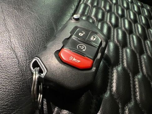 Used 2019 Jeep Wrangler Unlimited Rubicon w/ Dual Top Group image 28