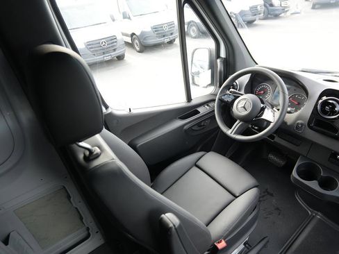 New 2025 Mercedes-Benz Sprinter 2500 image 15