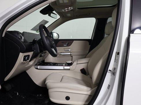Certified 2023 Mercedes-Benz EQB 300 4MATIC image 10