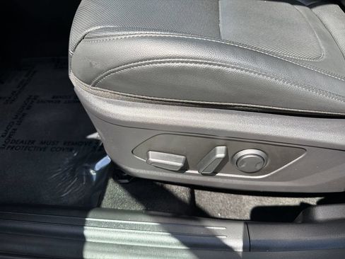 Used 2025 Hyundai Tucson SEL FWD image 14