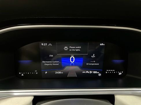 Certified 2025 Volkswagen Taos SE image 17