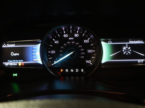 Used 2019 Ford Explorer XLT w/ Equipment Group 202A image 18