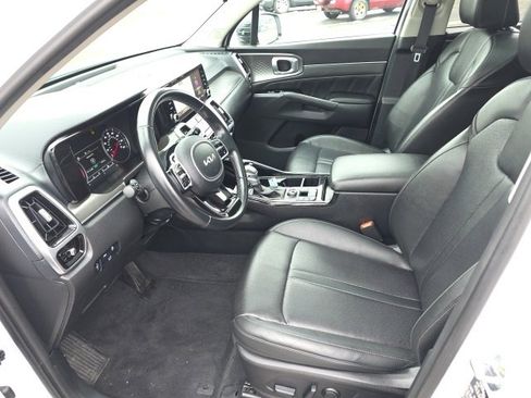 Used 2022 Kia Sorento SX image 9