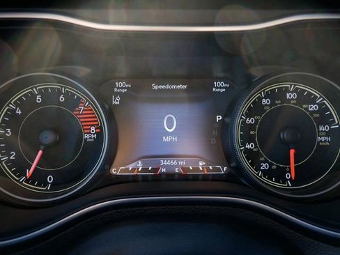 Used 2022 Jeep Cherokee Limited image 29