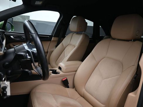 Used 2021 Porsche Macan S image 12