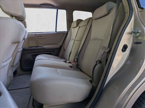 Used 2004 Toyota Highlander 4WD V6 image 16