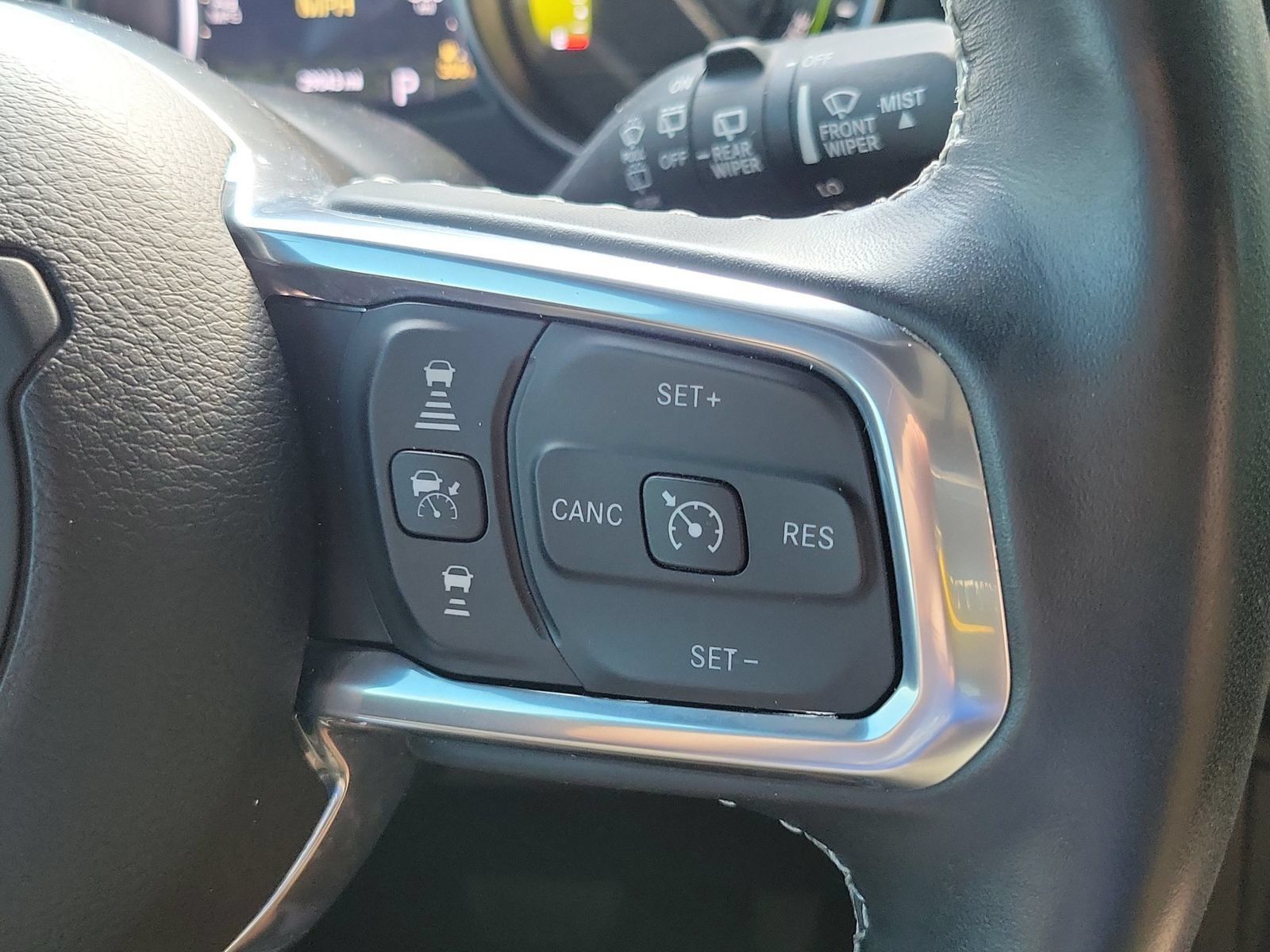 Used 2023 Jeep Wrangler Unlimited Sahara w/ Cold Weather Group AWD/4WD image 15
