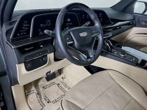 Used 2023 Cadillac Escalade Premium Luxury AWD/4WD image 9