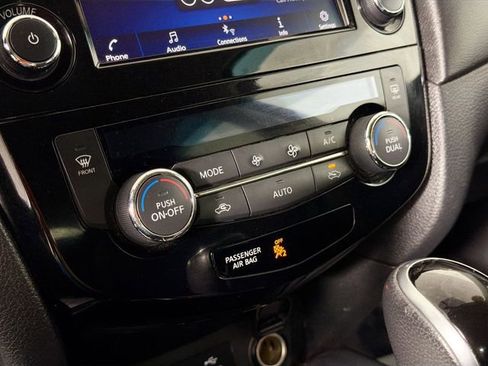 Used 2020 Nissan Rogue S AWD/4WD image 15