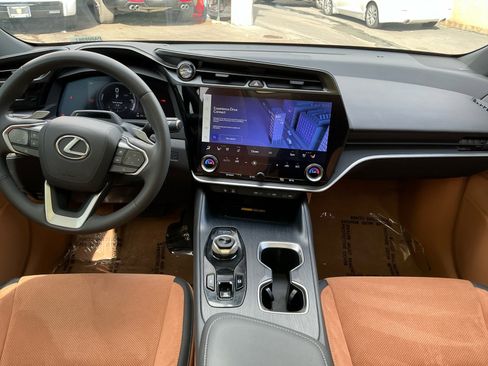 Used 2023 Lexus RZ 450e Premium image 16