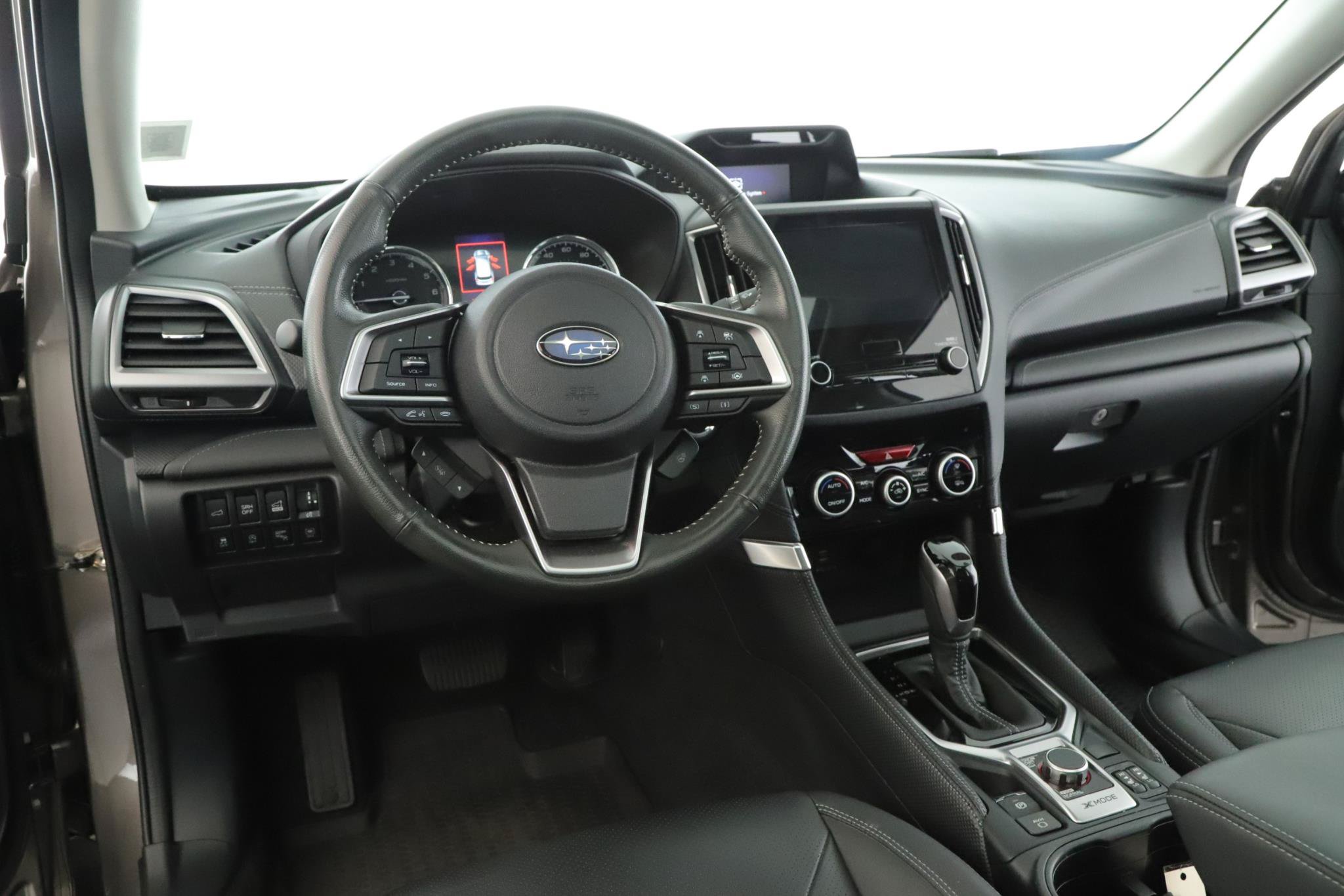 Used 2024 Subaru Forester Touring AWD/4WD image 2