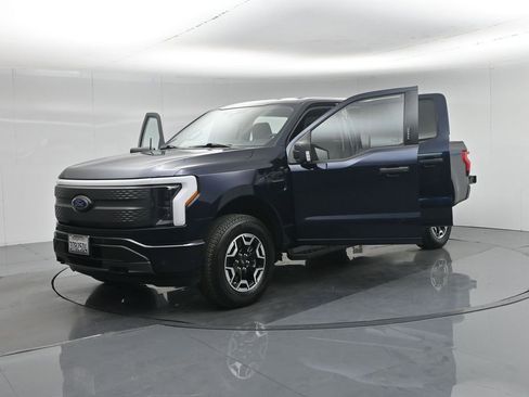 Used 2023 Ford F150 Lightning XLT image 37