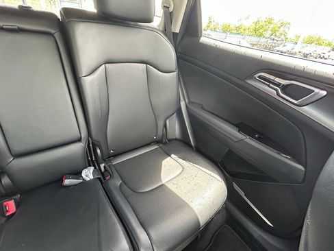 Used 2023 Kia Sportage EX image 14