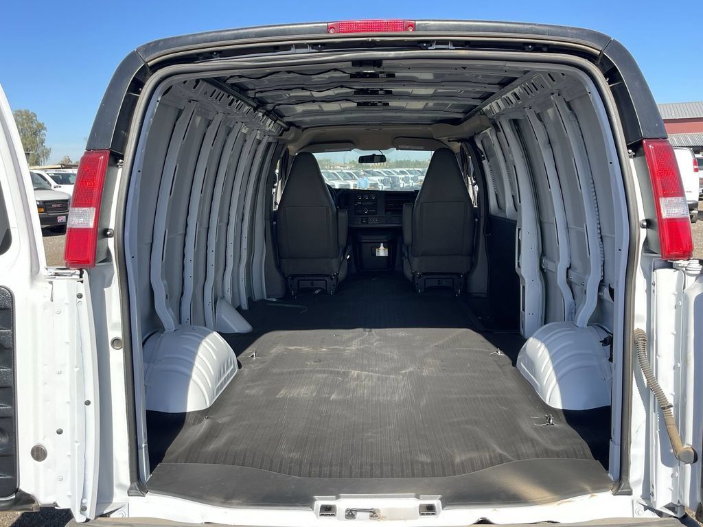 New 2025 GMC Savana 2500 Extended w/ Driver Convenience Package RWD image 25