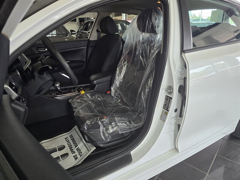 Used 2019 Kia Optima LX FWD image 9