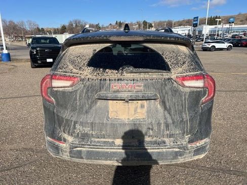Used 2022 GMC Terrain SLT w/ Elevation Edition image 4