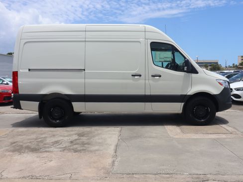 New 2025 Mercedes-Benz Sprinter 2500 image 3
