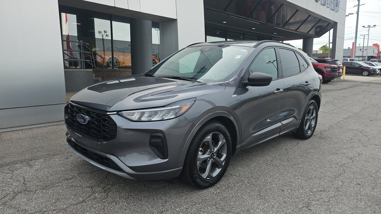 Used 2023 Ford Escape ST-Line FWD image 8