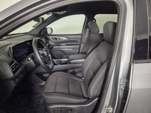 Used 2024 Chevrolet Traverse LT AWD/4WD image 9