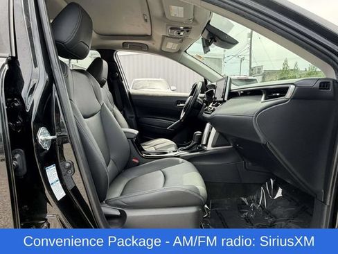 Used 2022 Toyota Corolla Cross XLE w/ Convenience Package AWD/4WD image 9
