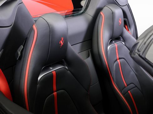 Used 2025 Ferrari SF90 Spider Base image 19