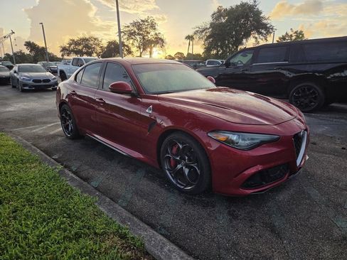 Used 2017 Alfa Romeo Giulia Quadrifoglio RWD image 2