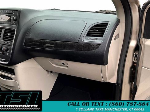 Used 2012 Dodge Grand Caravan SE image 17