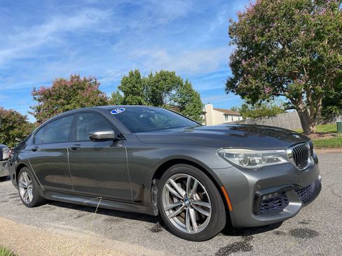 Used 2016 BMW 750i image 9