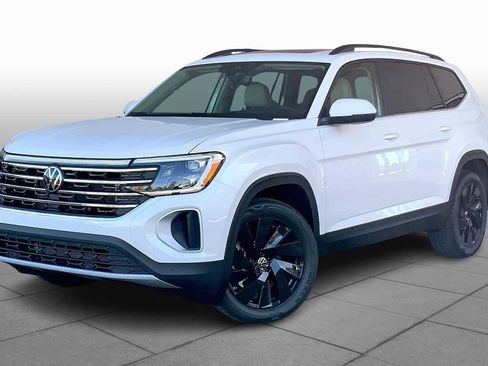 New 2026 Volkswagen Atlas SE image 1