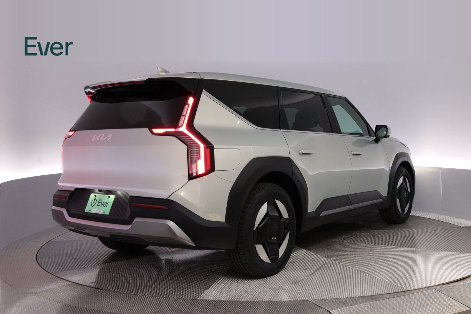 Used 2024 Kia EV9 Light Long Range RWD image 3