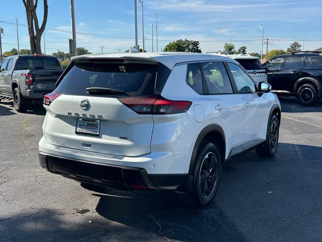 Certified 2025 Nissan Rogue SV AWD/4WD image 3