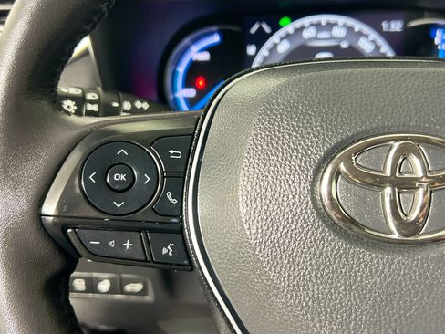 Used 2022 Toyota RAV4 Limited AWD/4WD image 18