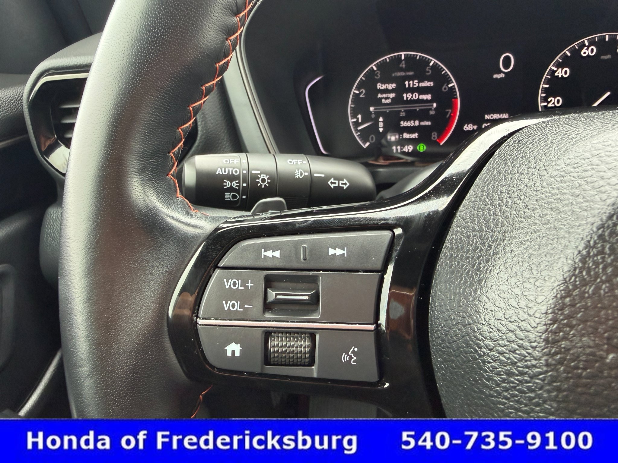Certified 2025 Honda Pilot TrailSport image 25