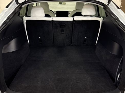 Used 2021 Tesla Model Y Performance image 23