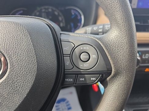 Used 2024 Toyota RAV4 LE image 23