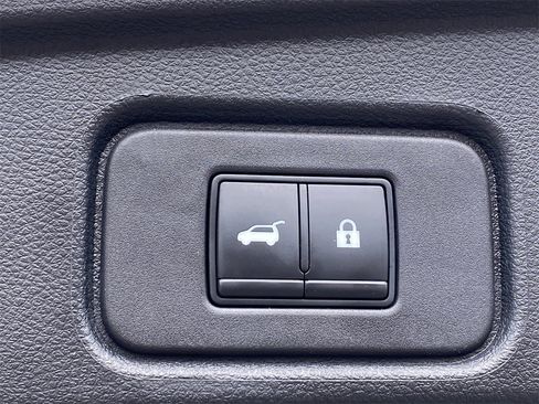 Used 2022 Nissan Pathfinder SL w/ Lighting Package (N92) image 14