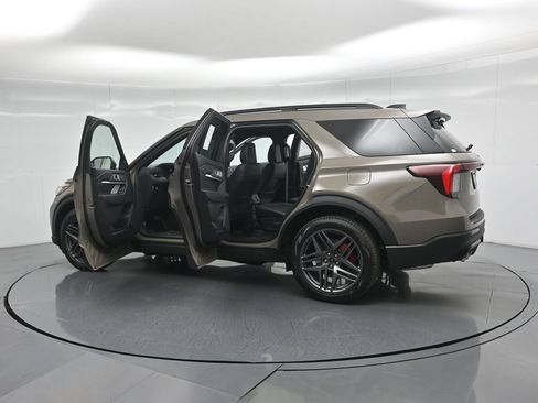 New 2026 Ford Explorer ST w/ Sun And Sound Package AWD/4WD image 31