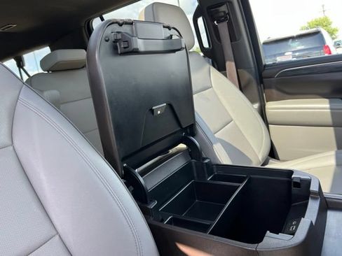 Used 2022 GMC Yukon XL SLT w/ SLT Premium Package AWD/4WD image 45