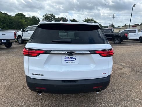 Used 2023 Chevrolet Traverse RS FWD image 3