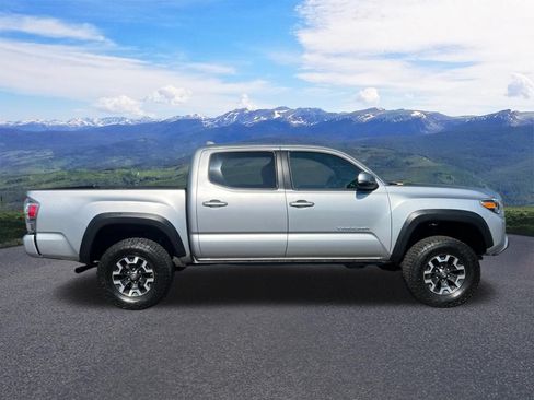 Used 2021 Toyota Tacoma TRD Off-Road w/ Technology Package AWD/4WD image 7