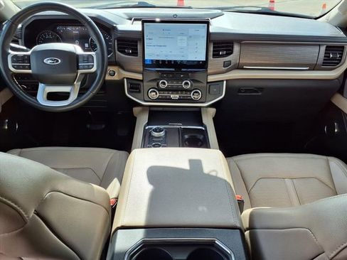Used 2024 Ford Expedition Limited image 9