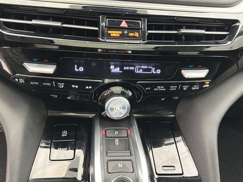 Used 2025 Acura MDX SH-AWD image 19