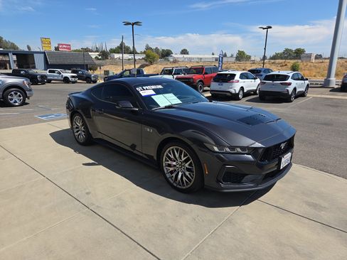 Used 2024 Ford Mustang GT Premium image 7