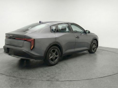 Used 2025 Kia K4 LXS image 9