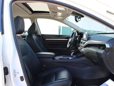 Used 2019 Nissan Altima 2.5 Platinum image 14
