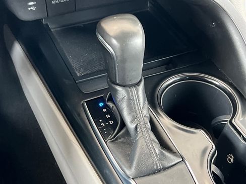 Used 2018 Toyota Camry SE FWD image 21