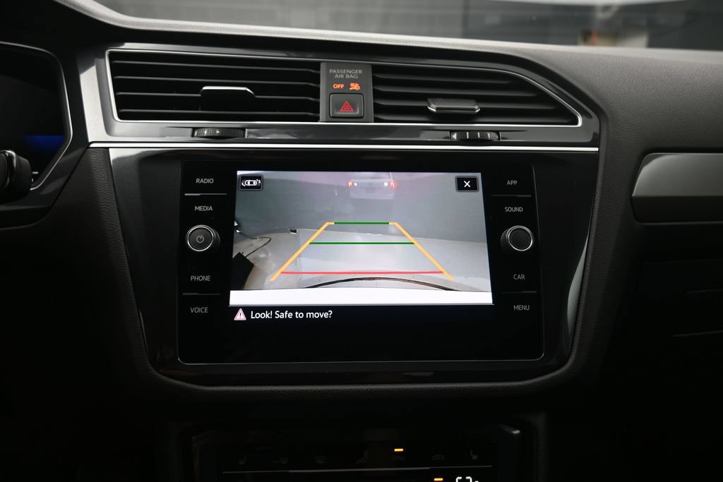 Used 2024 Volkswagen Tiguan SE FWD image 12