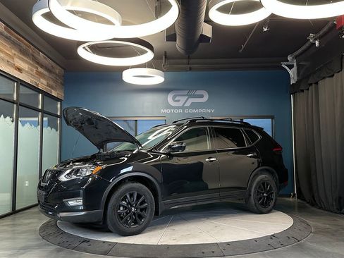 Used 2018 Nissan Rogue SV w/ Premium Package AWD/4WD image 25