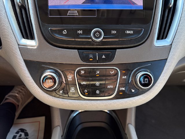 Used 2024 Chevrolet Malibu LT FWD image 16